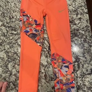 Nike Little Girls leggings, size m